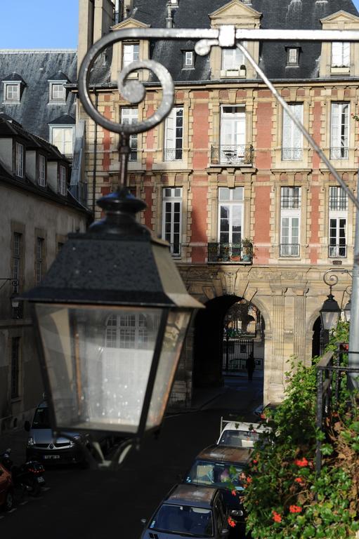 Boutique Hotel De La Place Des Vosges Paris Exterior photo