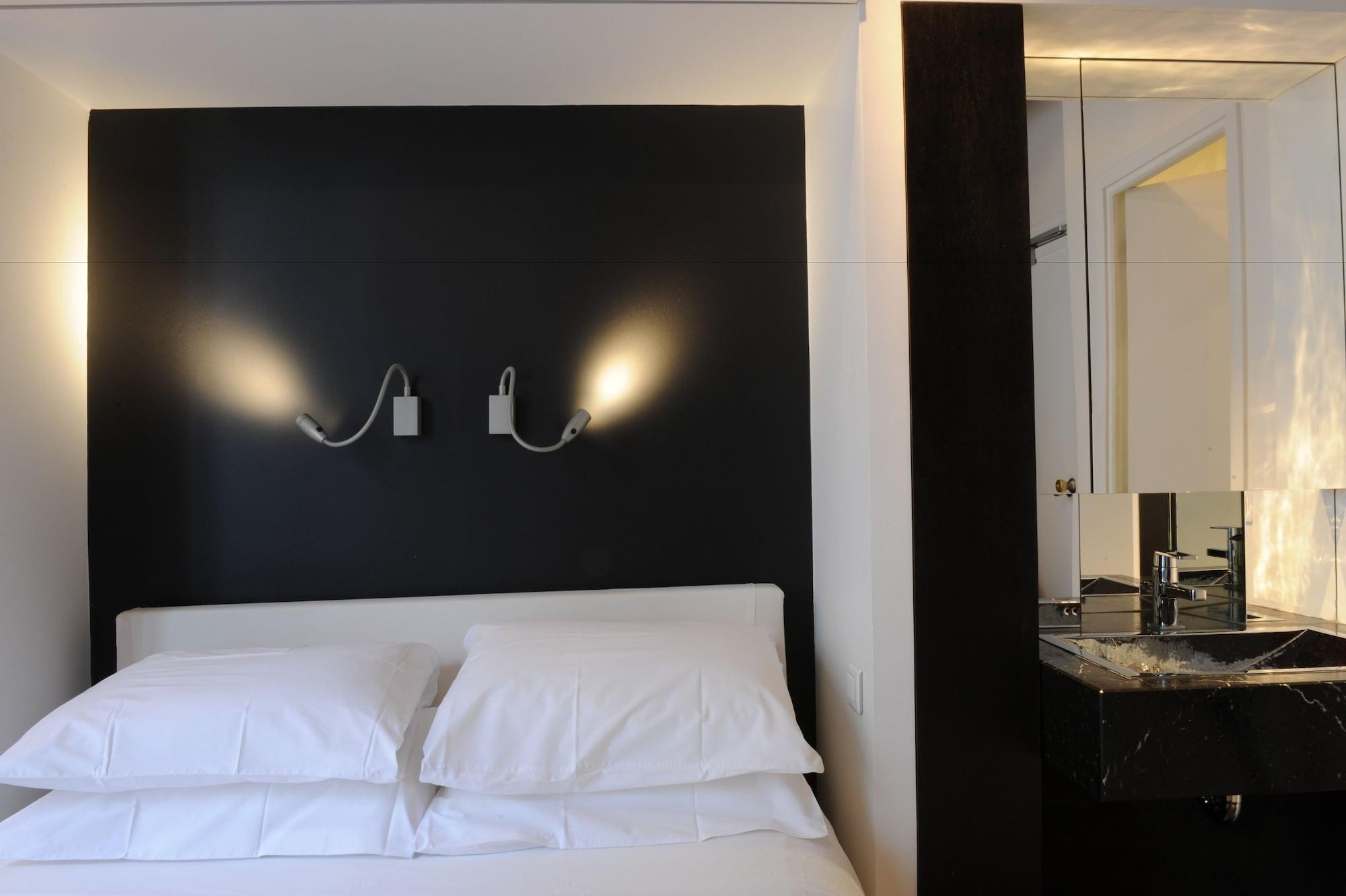 Boutique Hotel De La Place Des Vosges Paris Exterior photo