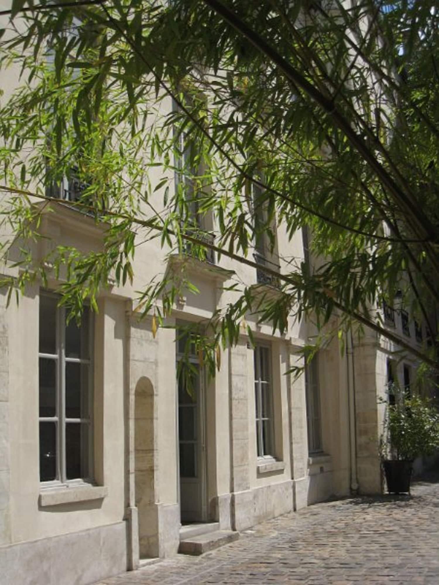 Boutique Hotel De La Place Des Vosges Paris Exterior photo