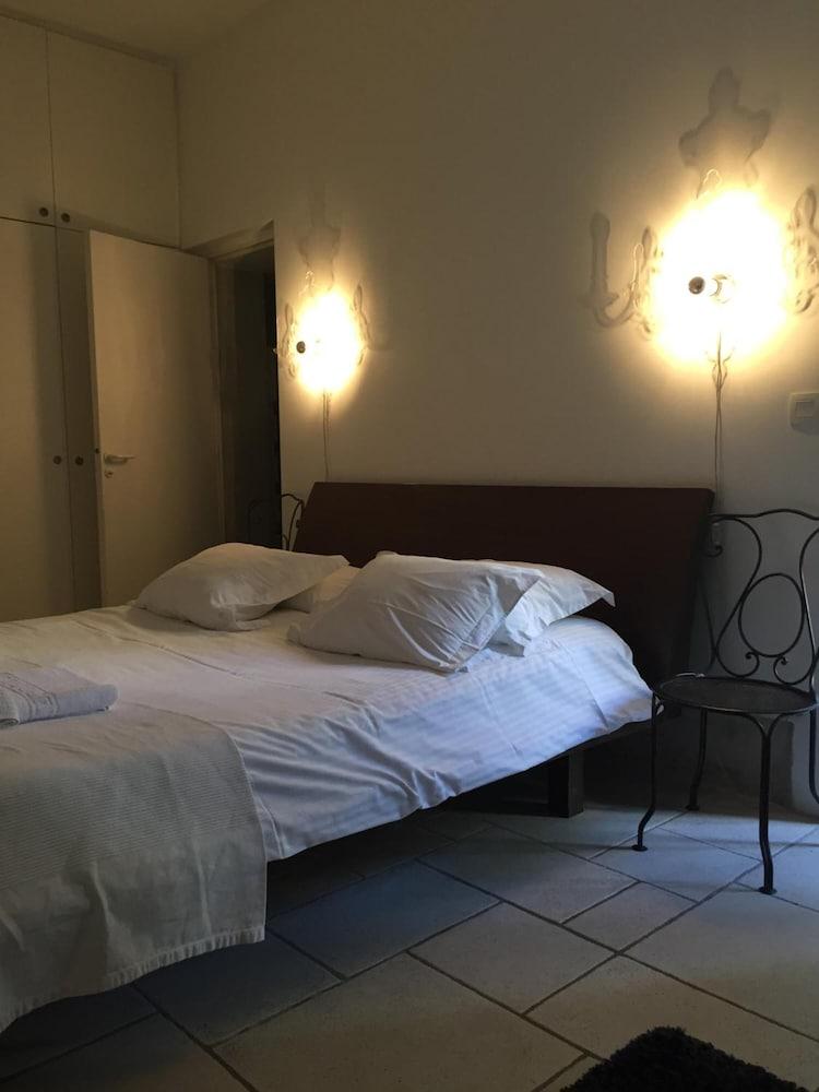 Boutique Hotel De La Place Des Vosges Paris Exterior photo