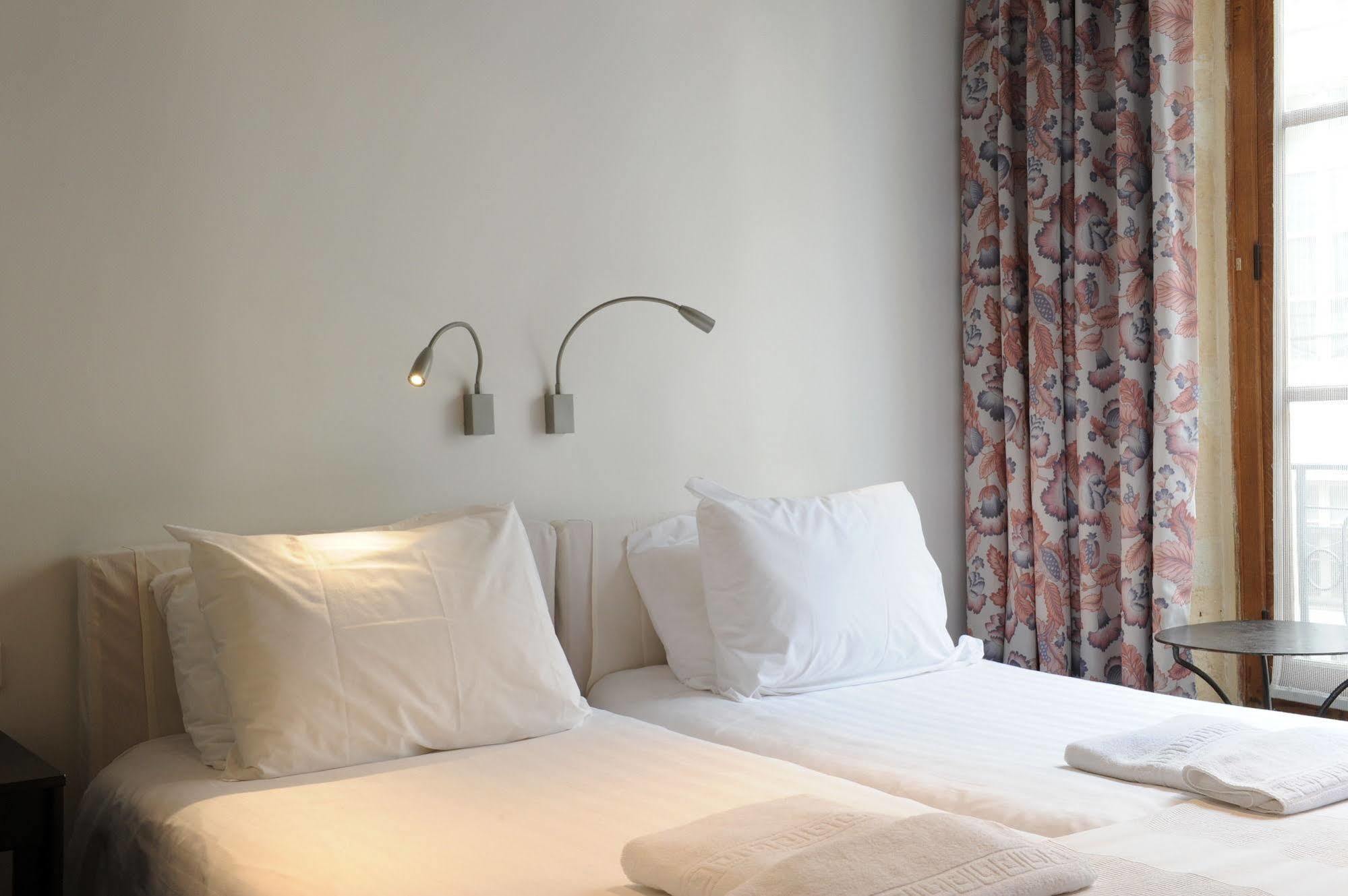 Boutique Hotel De La Place Des Vosges Paris Exterior photo