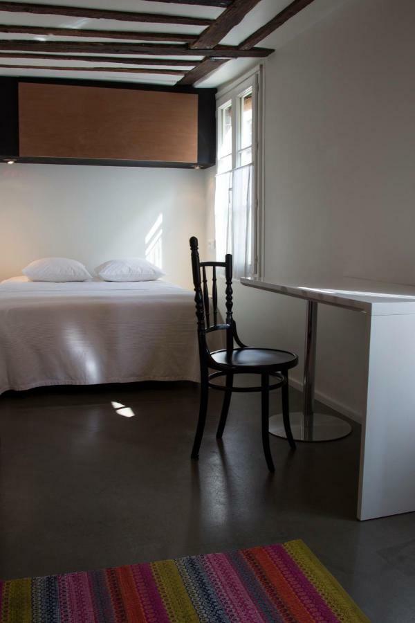 Boutique Hotel De La Place Des Vosges Paris Exterior photo