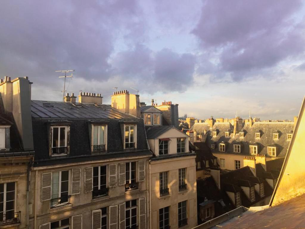 Boutique Hotel De La Place Des Vosges Paris Exterior photo